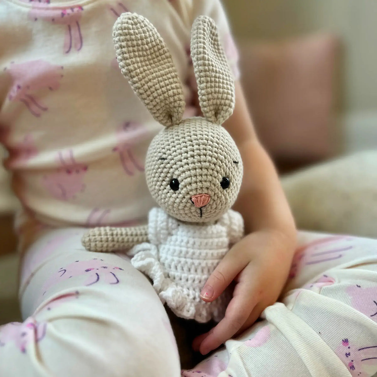 Crochet stuffed bunny: the perfect cuddly friend for girls